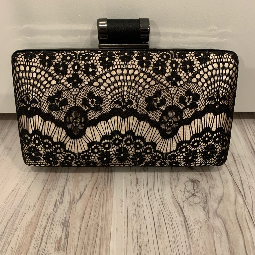 Lace vintage style clutch!